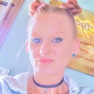 Meet your Posher, Cassandra